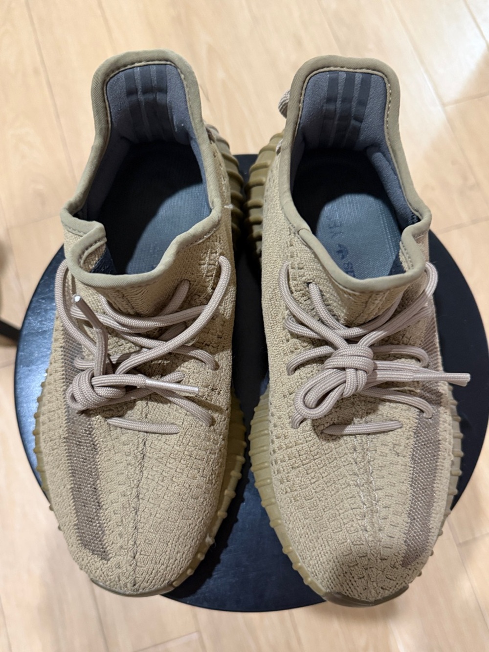 Yeezy Boost 350 V2 Beige/Tan Sneakers sz Men’s 7